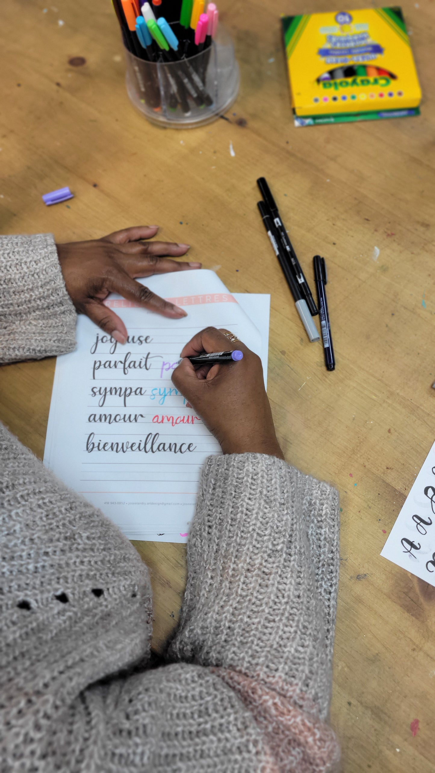 Atelier d'initiation à la calligraphie moderne aux marqueurs avec Josée Landry