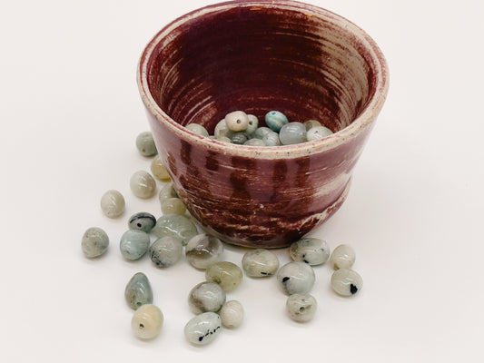 Perles d'Aquamarine - pebble 6-8 mm (Paquet de 25)
