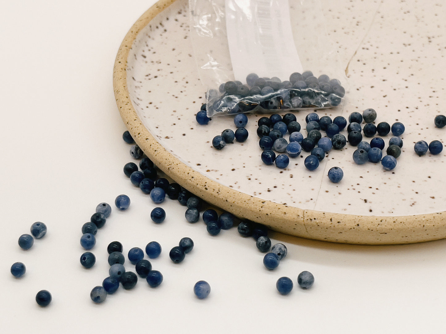 Perles de Sodalite naturelle - 6 mm (Paquet de 50)